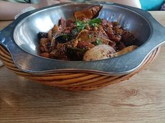 -愉肴麻辣香锅(中山路店)