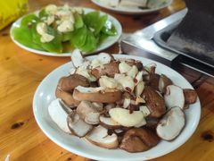 -宏兴烤鱼山庄(宣恩总店)