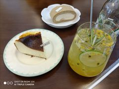 百香果气泡水-Ten Olives甜点