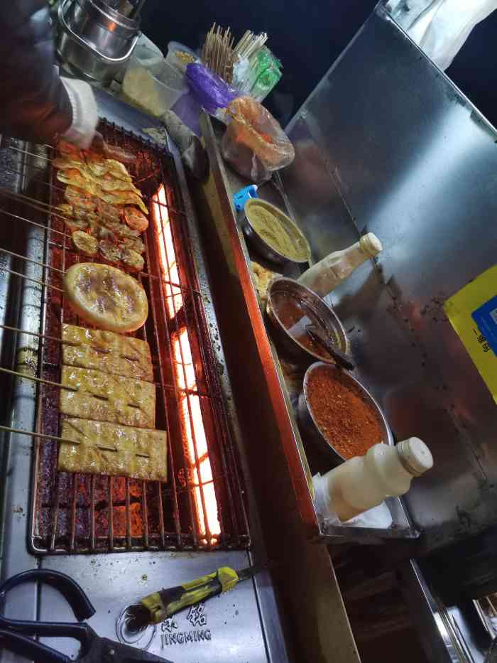 胖姐烧烤-"不知道有没有小伙伴和我一样喜欢这家小棚子.