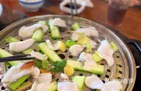 Boned Fish Steamed with Loofah
