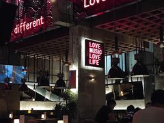 -FOUR PLAY BAR
