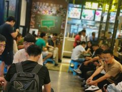 等位区-小王少龙火锅(沙南街店)