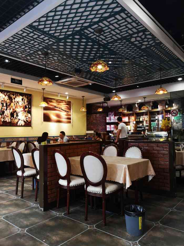 新疆金胡杨美食餐厅