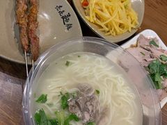 -亮亮面馆(经六路店)