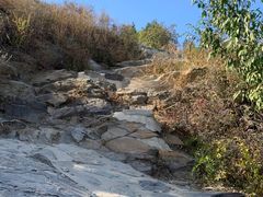 -鬼笑石后山停车场