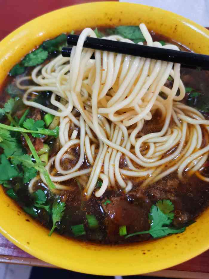 高岗里小马牛肉面(小西湖店)-"在小西湖小学对面,很久不吃了,以前是