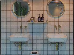 -ADO KAFE(大学城店)