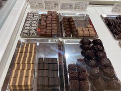 -VENCHI 闻绮(上海佛罗伦萨小镇店)