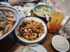-东来菜馆•手抓海鲜家常菜•海鲜锅贴(鸽子窝店)