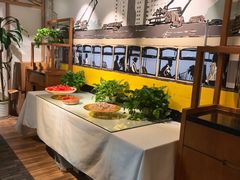 -渝信川菜 · 川味家常菜(财富购物中心店)