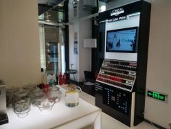 -TONI&GUY