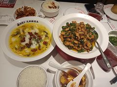 -渝是乎酸菜鱼(龙旗购物中心店)