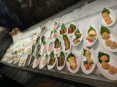 -雍容荟帝王蟹活龙虾展台自助(IFS黑金店)