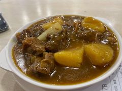 咖喱牛腩跟饭-喜莲咖啡