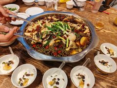 -乡土特色.冷锅鱼.牦牛肉汤锅