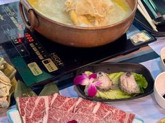 -鲜入围煮花胶鸡海鲜火锅