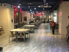 大堂-凤凰路何眼镜香辣蟹(花果园店)