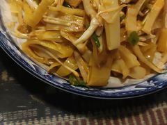 -蜗牛小馆醉乡民谣云南菜(惠新西里店)