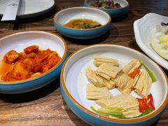 -明洞阿姨·韩式酱蟹烤肉·创意料理(三元桥店)