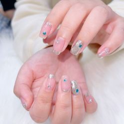 -七彩虹美甲美睫 半永久