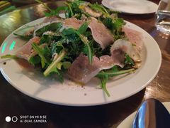 芝麻菜沙拉配风干火腿-羽深肉铺 Steak & Wine