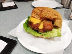 豬扒菠蘿油-华嫂冰室(尖沙咀店)