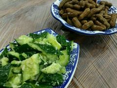 蒜泥拍黄瓜、水煮花生-虾少爷龙虾烧烤(双桥路店)