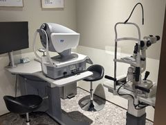 -LensCrafters亮视点·OAKLEY精选(静安嘉里中心店)