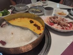 -洪氏嗨捞·广东猪肚鸡·椰子鸡火锅(西咸万象城店)