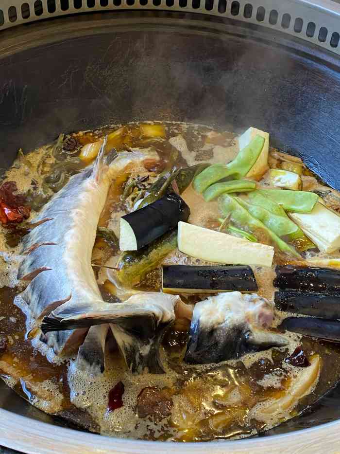 荣德灶台鱼(怀柔总店)-"位置很好,店面很大就是菜品价格不便宜,可.