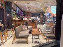 -星巴克(上海虹桥新天地二店)