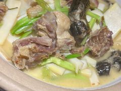 水芹咸鸡烧鳝鱼-老灶房-四川土菜(铁牛广场店)