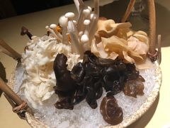-余欢领鲜火锅(新街口店)
