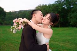 -雪中彩影婚纱摄影·微光艺术中心