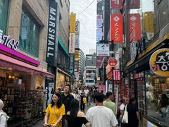 -BHC炸鸡(明洞总店)