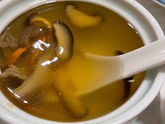 鲜菌例汤-上海年代·浙菜家烧·小海鲜(水上东路店)