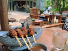 -三亚艾迪逊酒店·海滩烧烤 BARBACOA·现场乐队·浪漫晚餐·烧烤海鲜