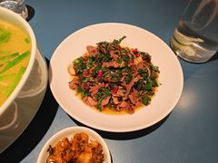 薄荷炒牛肉-一坐一忘云南菜(嘉里中心店)