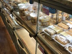 面包甜点陈列柜-新侨三宝乐面包店(崇文门店)