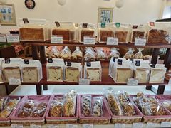 -红宝石·鲜奶小方·海派西点房(南丹店)