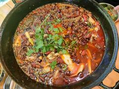 -鸿顺老铁锅美蛙鱼府(解放碑店)