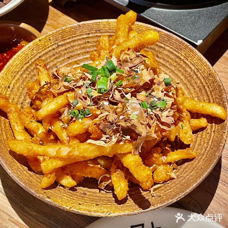 武汉探店！来热带雨林里享受晚餐🥣啦！