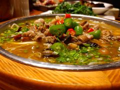 红河元阳梯田三宝-老滇山寨•云南特色菜•地方菜•民族风情歌舞表演(金碧店)