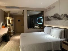 -深圳龙华大浪商业中心亚朵X酒店