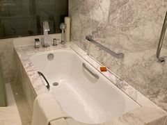 -上海滴水湖皇冠假日酒店