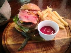 黑毛牛汉堡-羽深肉铺 Steak & Wine