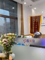 -靓芙泉专研痘痘肌