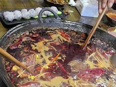 -黄潇洒老火锅(九眼桥宏济巷店)
