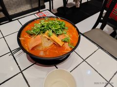 -肥汁米蘭香港米线(长宁来福士店)